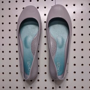 Oka B Light Gray Flats, Size 7